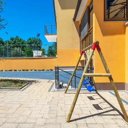 Holiday home Stunning In Sumber
