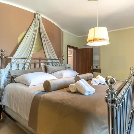 Holiday home Awesome In *