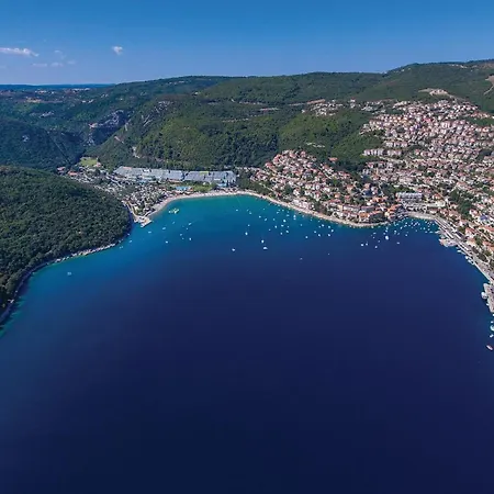 Stunning In Šumber